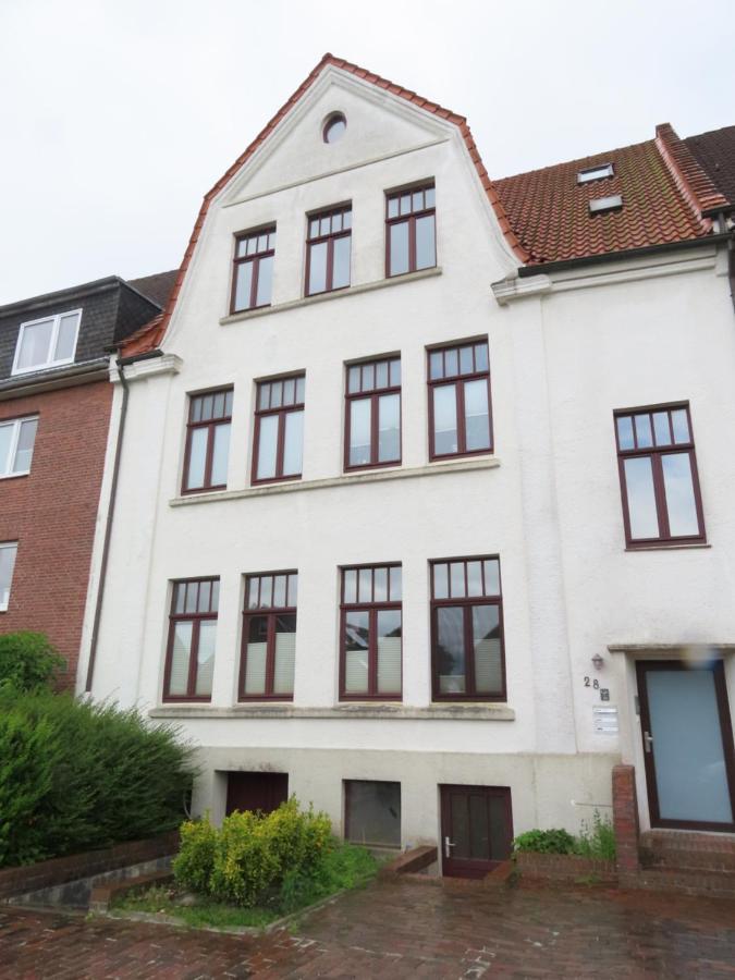 98Qm Wohnung Im Villenviertel - Voll Ausgestattet Mit Balkon Und Kamin - Wlan Gratis Wilhelmshaven Bagian luar foto