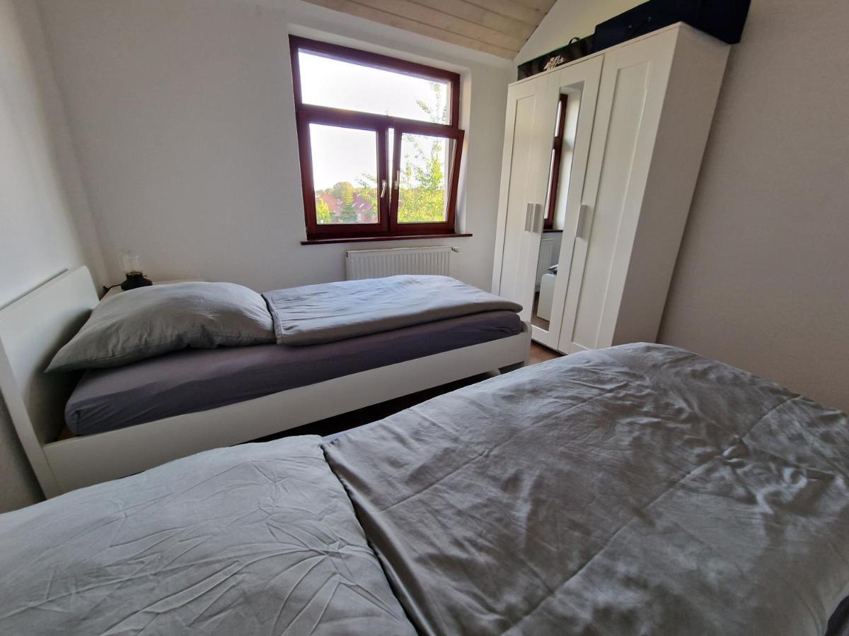 98Qm Wohnung Im Villenviertel - Voll Ausgestattet Mit Balkon Und Kamin - Wlan Gratis Wilhelmshaven Bagian luar foto