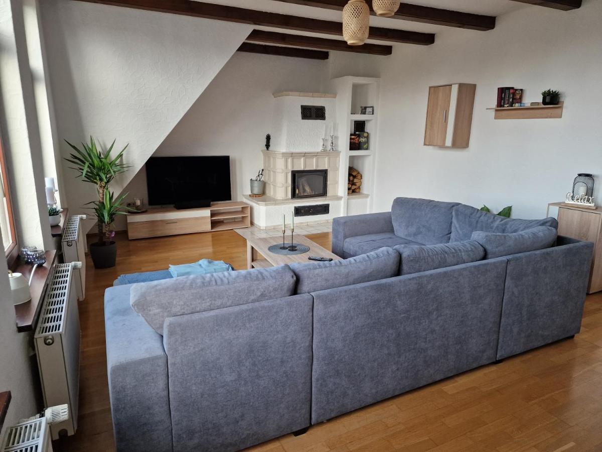 98Qm Wohnung Im Villenviertel - Voll Ausgestattet Mit Balkon Und Kamin - Wlan Gratis Wilhelmshaven Bagian luar foto