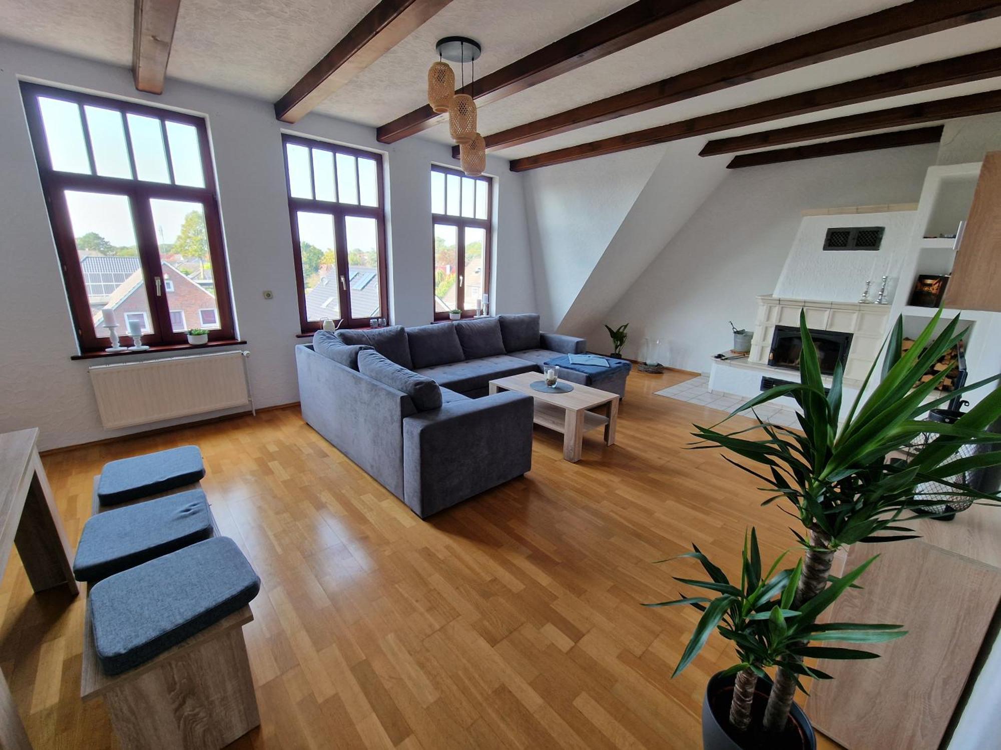 98Qm Wohnung Im Villenviertel - Voll Ausgestattet Mit Balkon Und Kamin - Wlan Gratis Wilhelmshaven Bagian luar foto